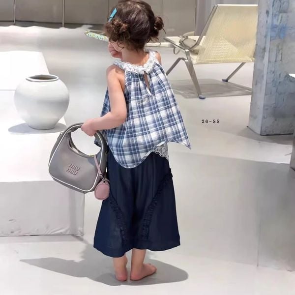 Set Áo Cổ Yếm Phối Ren Mix Quần Kaki