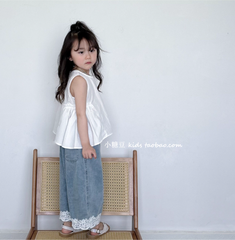 Set Áo Thô Cotton Trắng Phối Quần Jean Dài Đính Ren