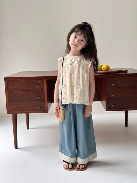Set Áo Xô Sát Nách Phối Quần Jeans Suông