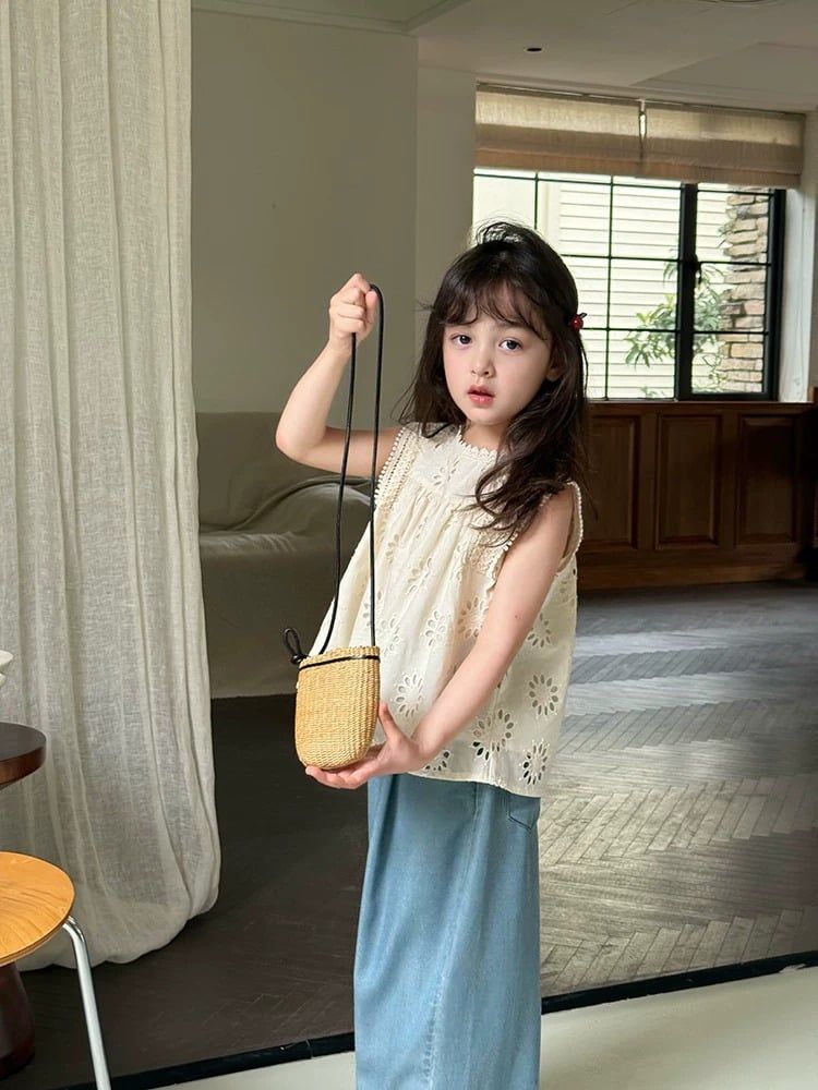 Set Áo Xô Sát Nách Phối Quần Jeans Suông