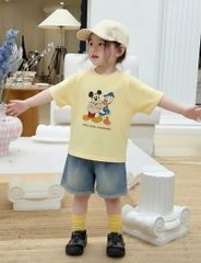 Sét Áo Thun Vàng In Hình Mickey Và Donald Mix Quần Short Jean