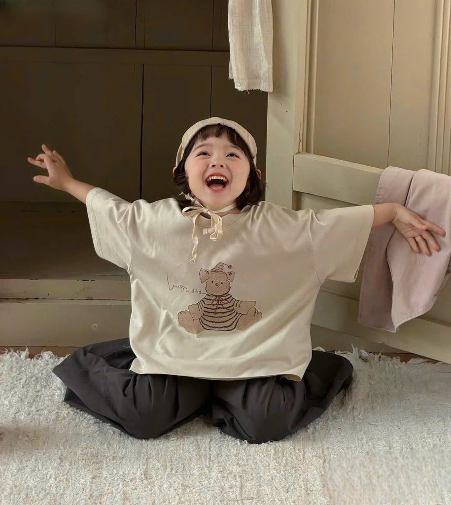 Set Bé Gái Áo Cotton In Hình Gấu Phối Quần Kaki