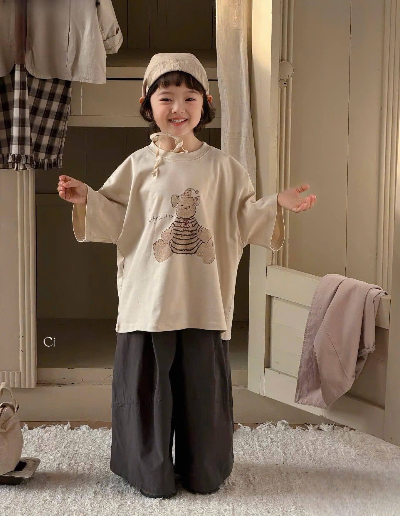 Set Bé Gái Áo Cotton In Hình Gấu Phối Quần Kaki