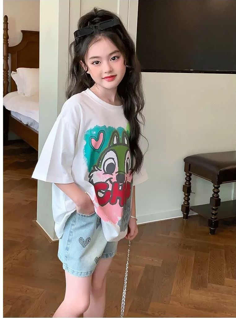 Set Bé Gái Áo Thun In Hình Sóc Phối Quần Short Jean