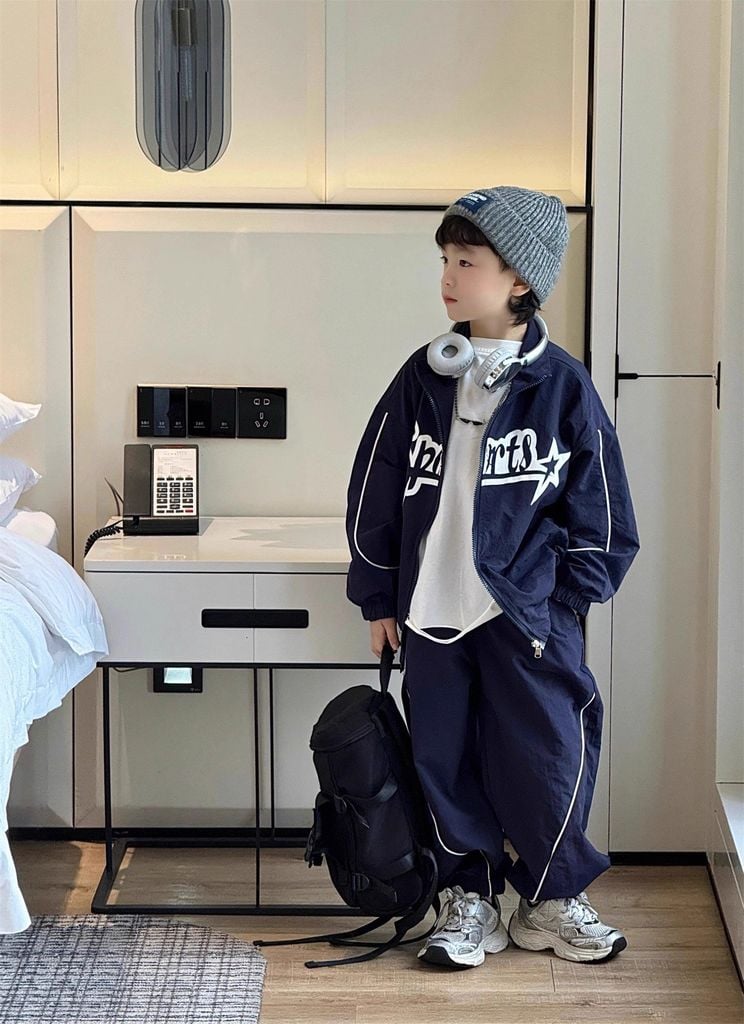 Set Streetstyle Áo Khoác Gió 2 Lớp Viền Sọc Phối Phối Quần Dài Bo Lai