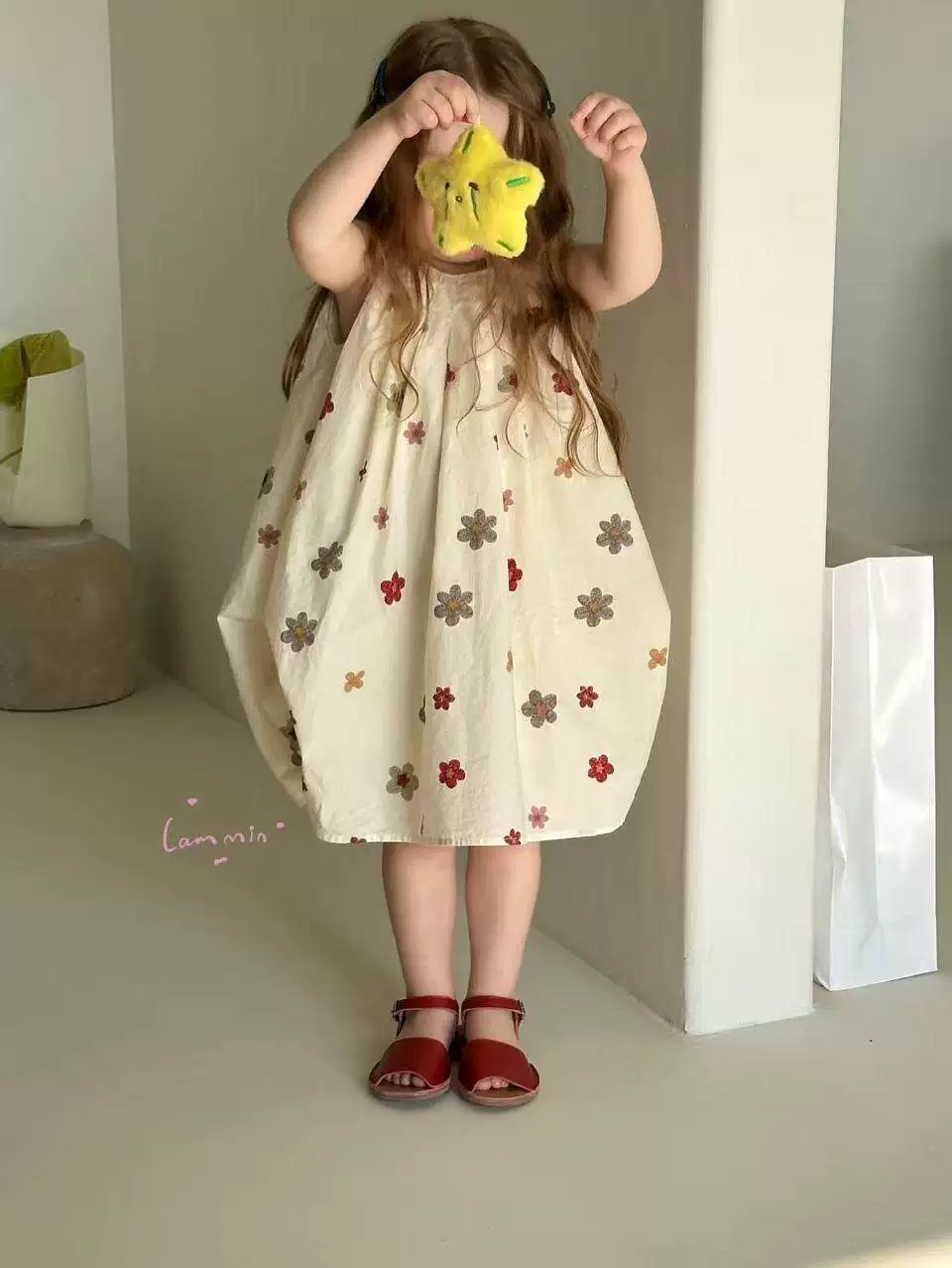Váy Sát Nách Phối Hoa Dễ Thương