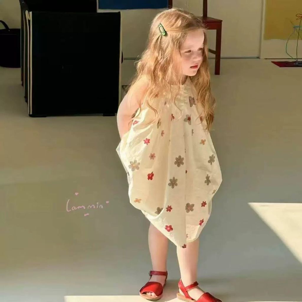 Váy Sát Nách Phối Hoa Dễ Thương