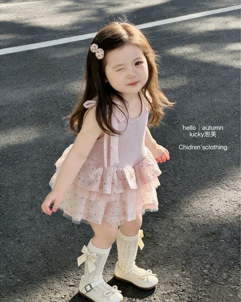 Váy 2 Tầng Hồng Chấm Bi Phối Nơ Vai
