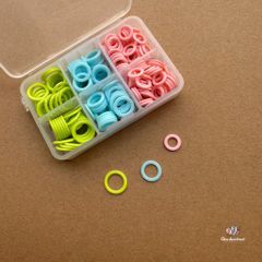 Hộp marker dạng tròn bằng nhựa, 6 hộc x 30c x 3 size tròn ( 180 cái/set)