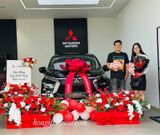  Thảm Hoa Xe Hơi Và Bục Hoa Giao Xe Sang Trọng Cho Showroom Ô Tô 