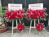  Kệ Hoa Giao Xe Nhung Đỏ Sang Trọng – Điểm Nhấn Đắt Giá Cho Showroom 