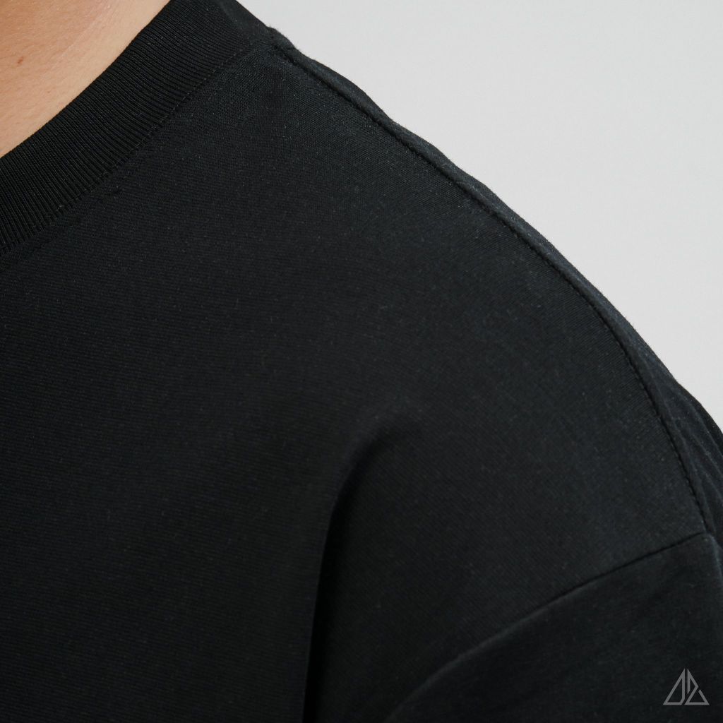 Áo Thun Nam D2SHOP in hình thêu chữ MONDAY ROUTINES, vải Hybrid Cotton B-N5097