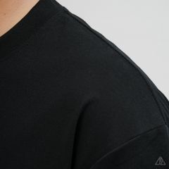 Áo Thun Nam D2SHOP in hình thêu chữ MONDAY ROUTINES, vải Hybrid Cotton B-N5097