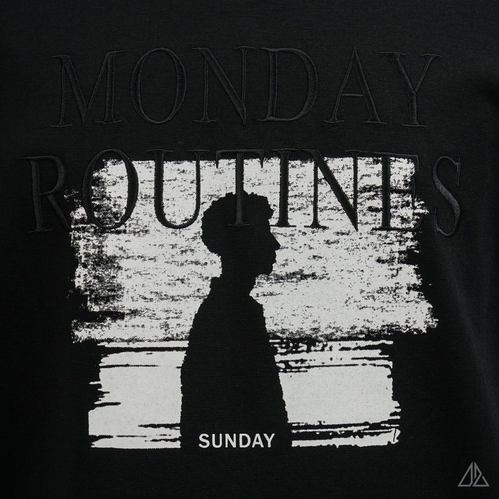 Áo Thun Nam D2SHOP in hình thêu chữ MONDAY ROUTINES, vải Hybrid Cotton B-N5097