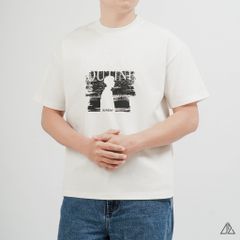 Áo Thun Nam D2SHOP in hình thêu chữ MONDAY ROUTINES, vải Hybrid Cotton B-N5097