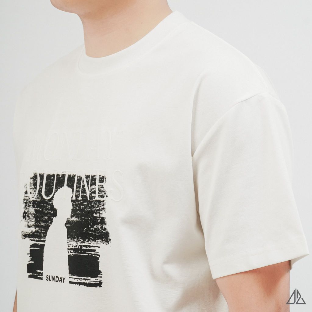 Áo Thun Nam D2SHOP in hình thêu chữ MONDAY ROUTINES, vải Hybrid Cotton B-N5097