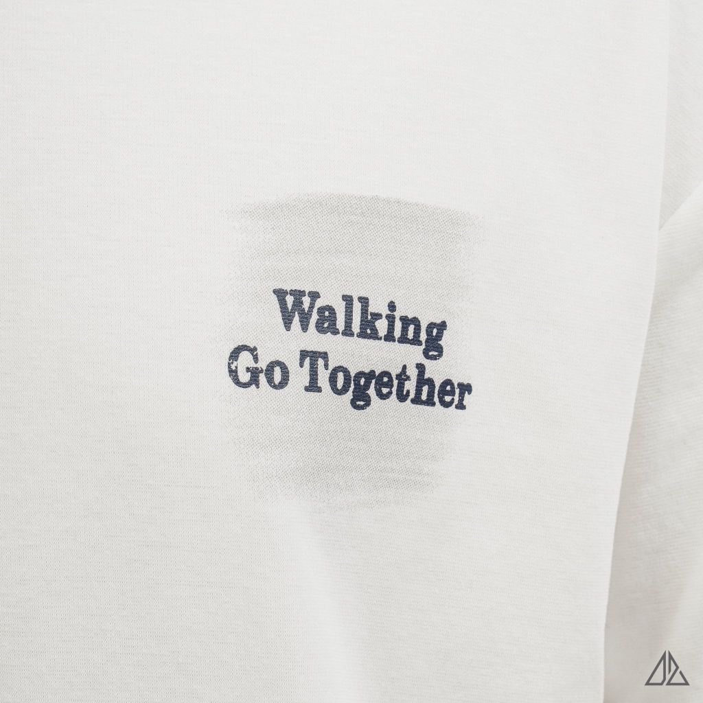 Áo Thun Nam D2SHOP in hình lưng Walking Go Together, vải Hybrid Cotton B-N5102