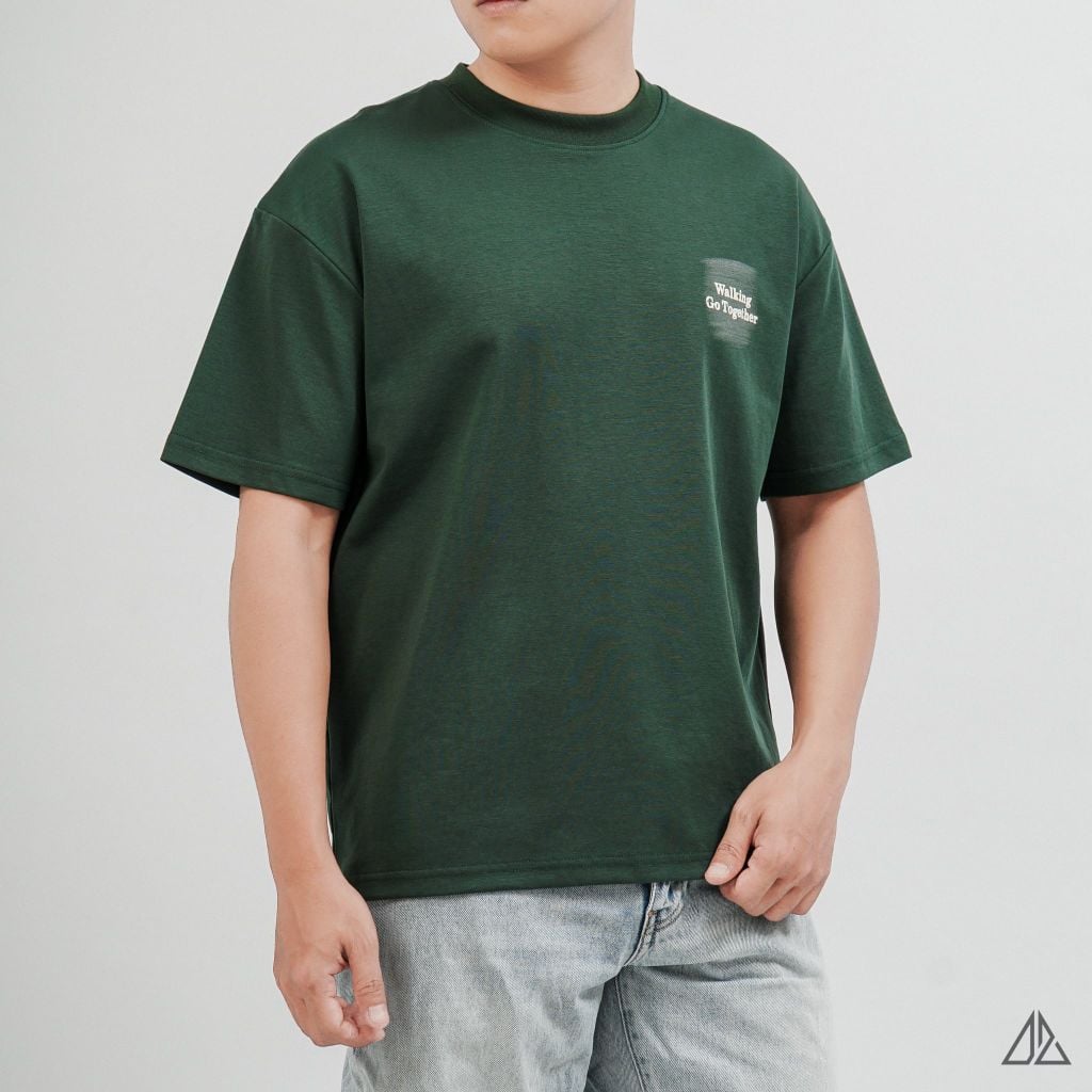 Áo Thun Nam D2SHOP in hình lưng Walking Go Together, vải Hybrid Cotton B-N5102