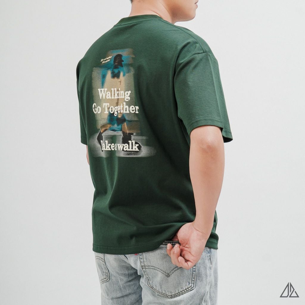 Áo Thun Nam D2SHOP in hình lưng Walking Go Together, vải Hybrid Cotton B-N5102