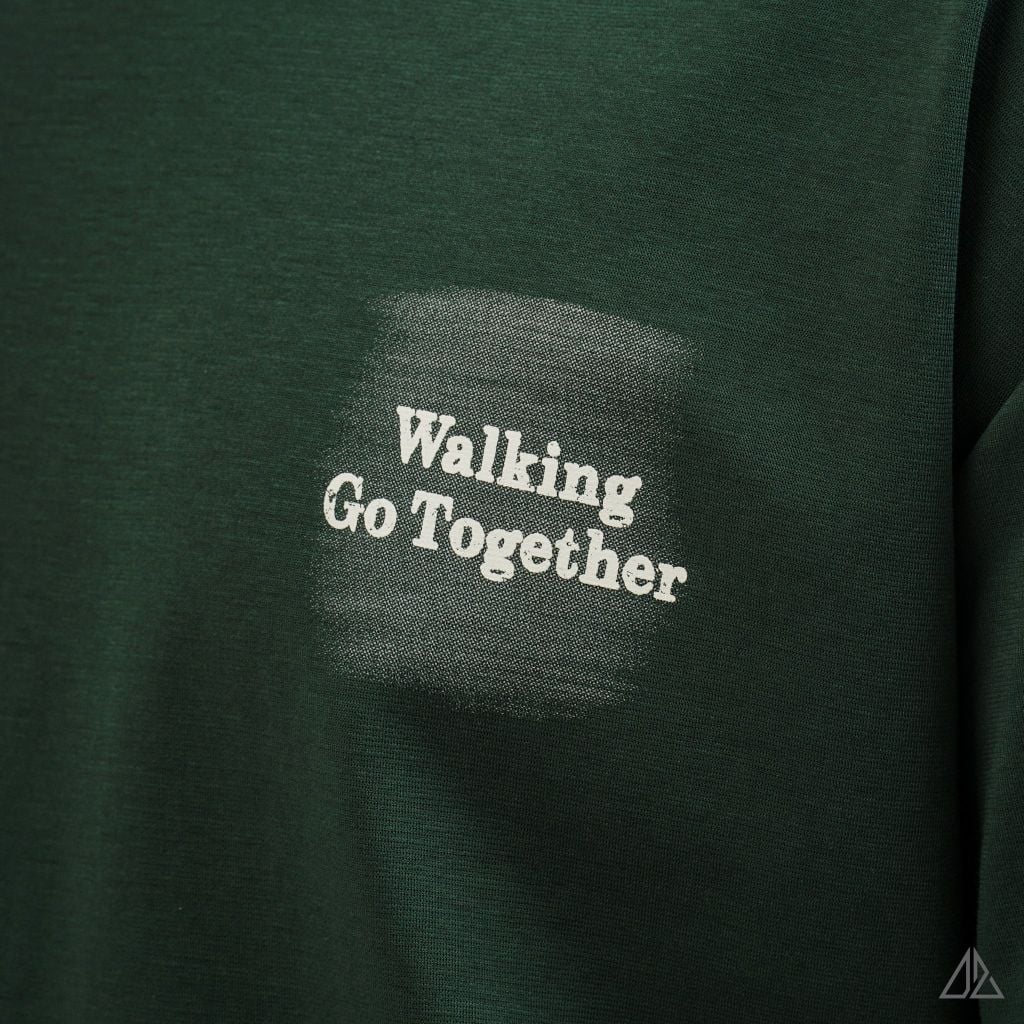 Áo Thun Nam D2SHOP in hình lưng Walking Go Together, vải Hybrid Cotton B-N5102