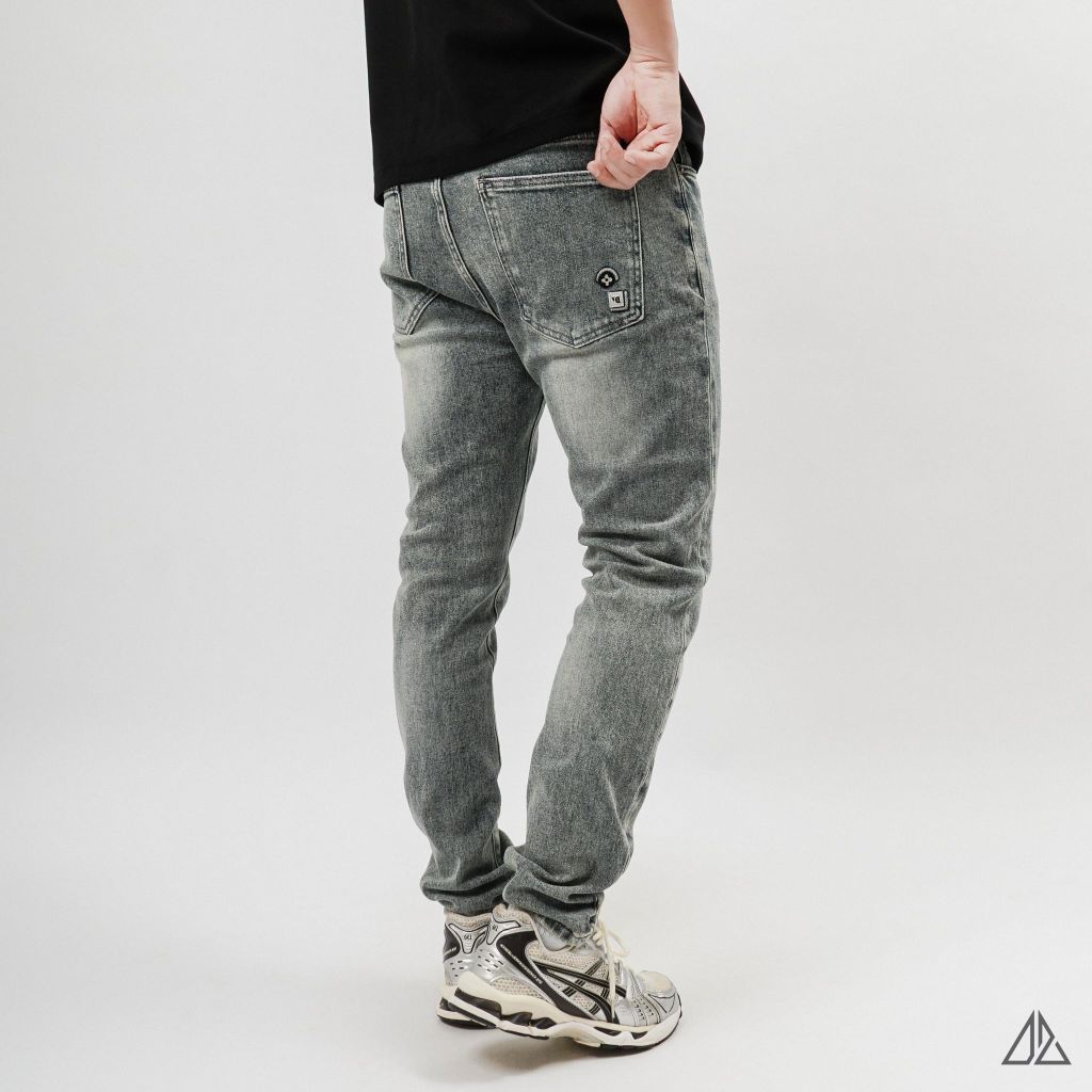 Quần Jean Slim Fit Nam D2SHOP màu xanh bạc wash New J-6389