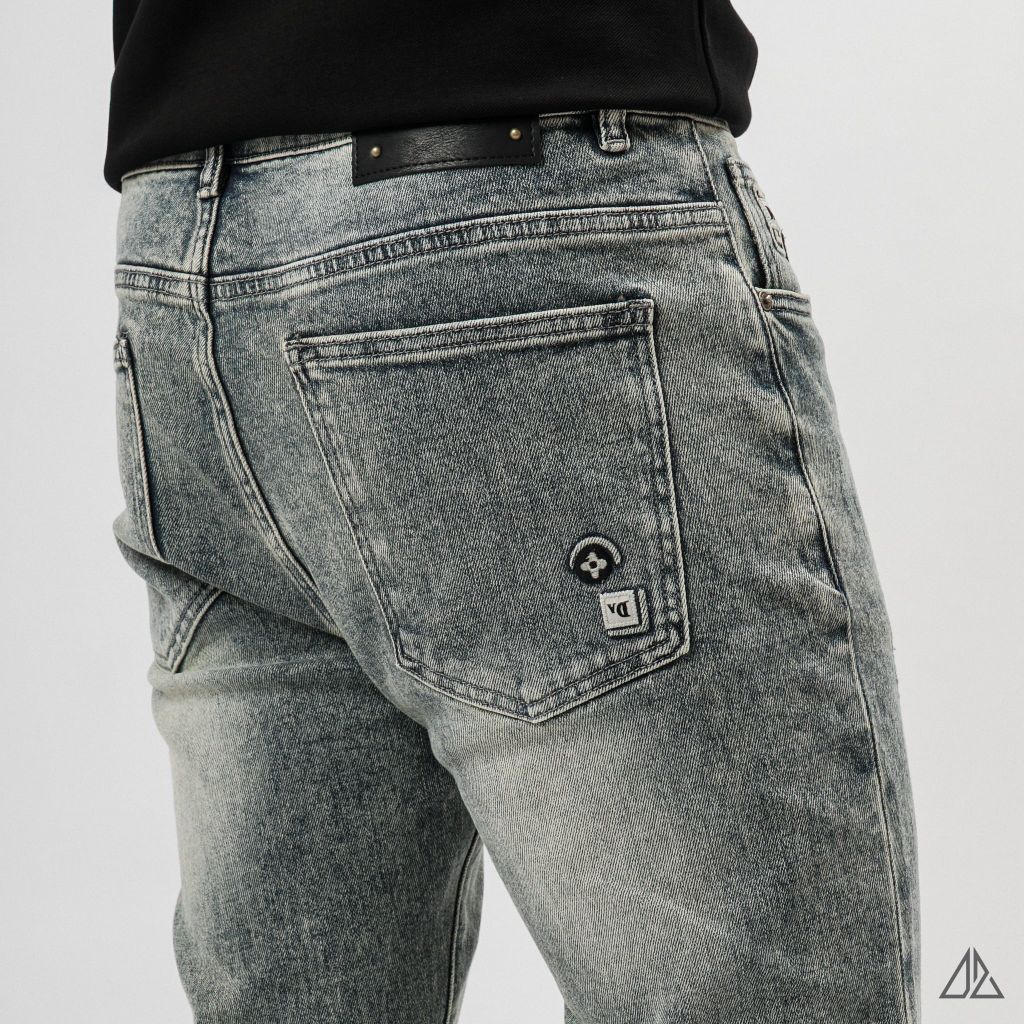 Quần Jean Slim Fit Nam D2SHOP màu xanh bạc wash New J-6389
