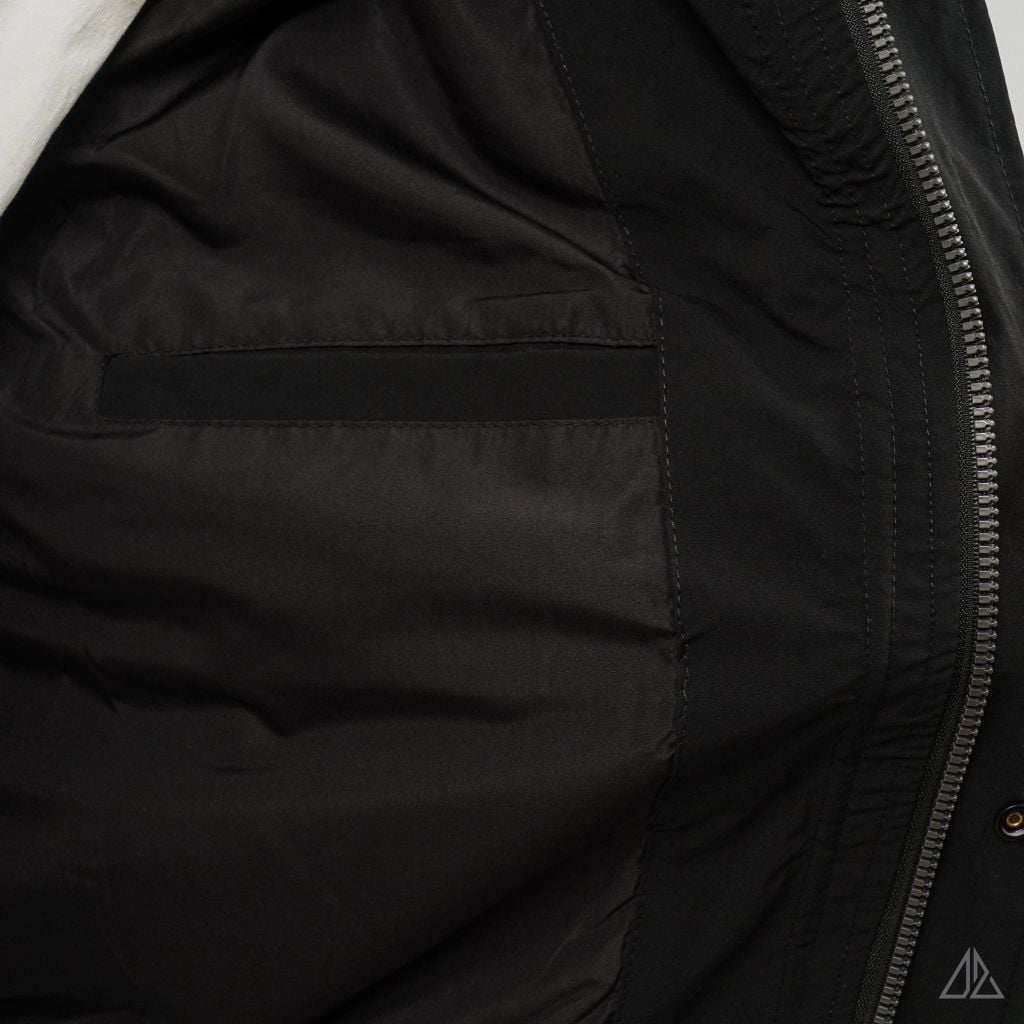 Áo khoác dù nón phối dây kéo ngực Lipper