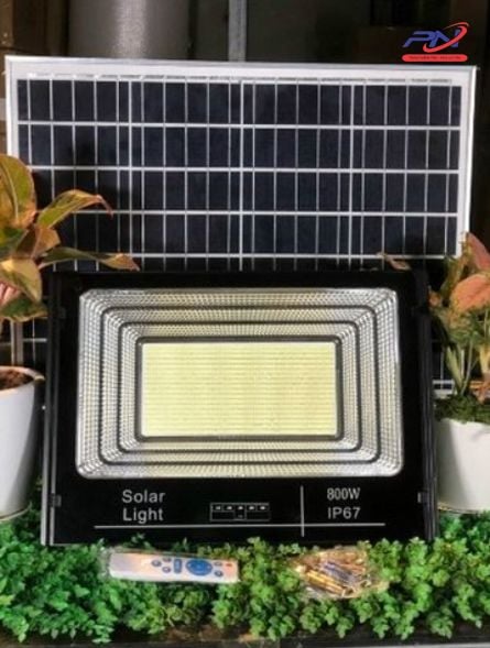  Đèn pha báo pin 800W NLMT sáng trắng 