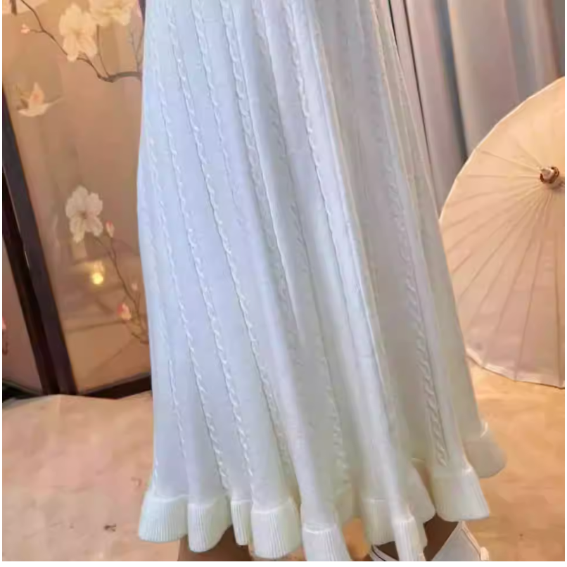 Chân váy ren lớp