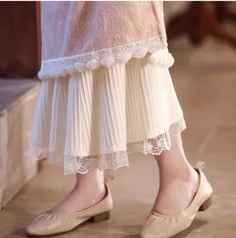 Chân váy ren lớp