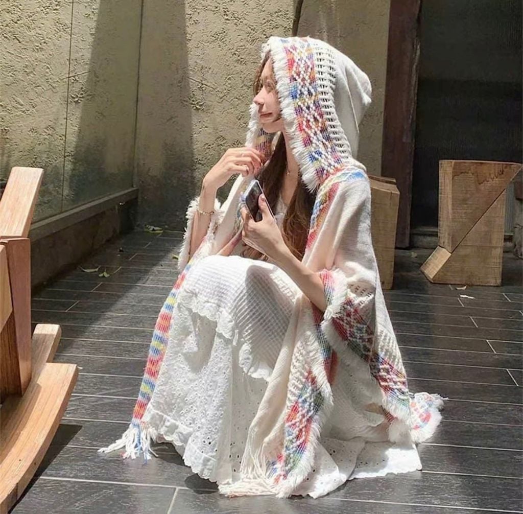 Áo Choàng Len Đỏ Có Nón