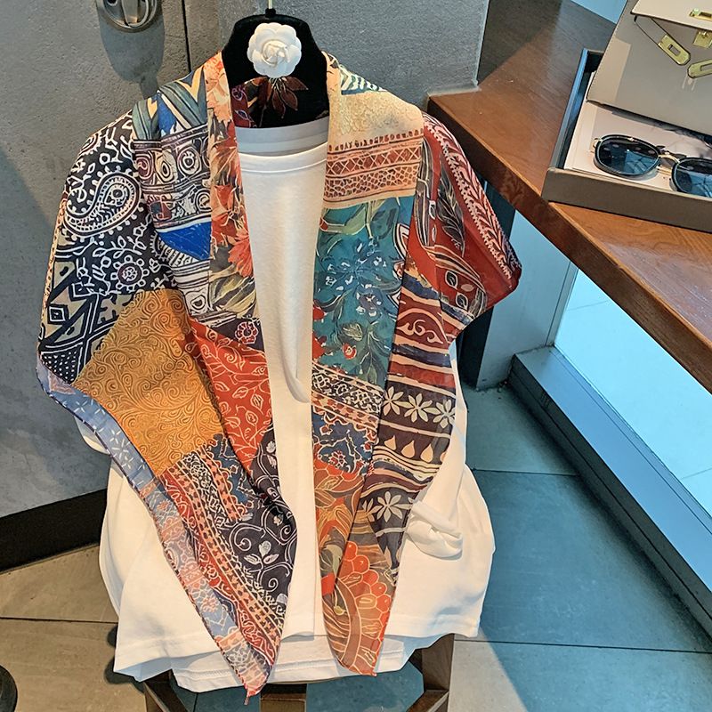 Khăn Vuông Họa Tiết