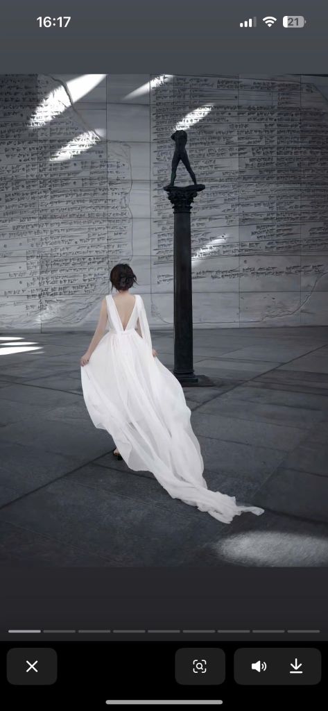 Đầm Thiết Kế Tà Dài