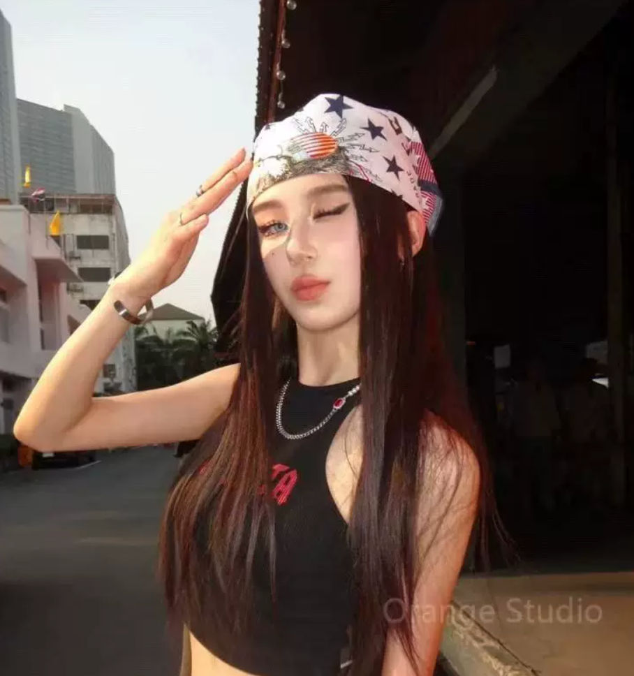 Khăn Vuông Họa Tiết