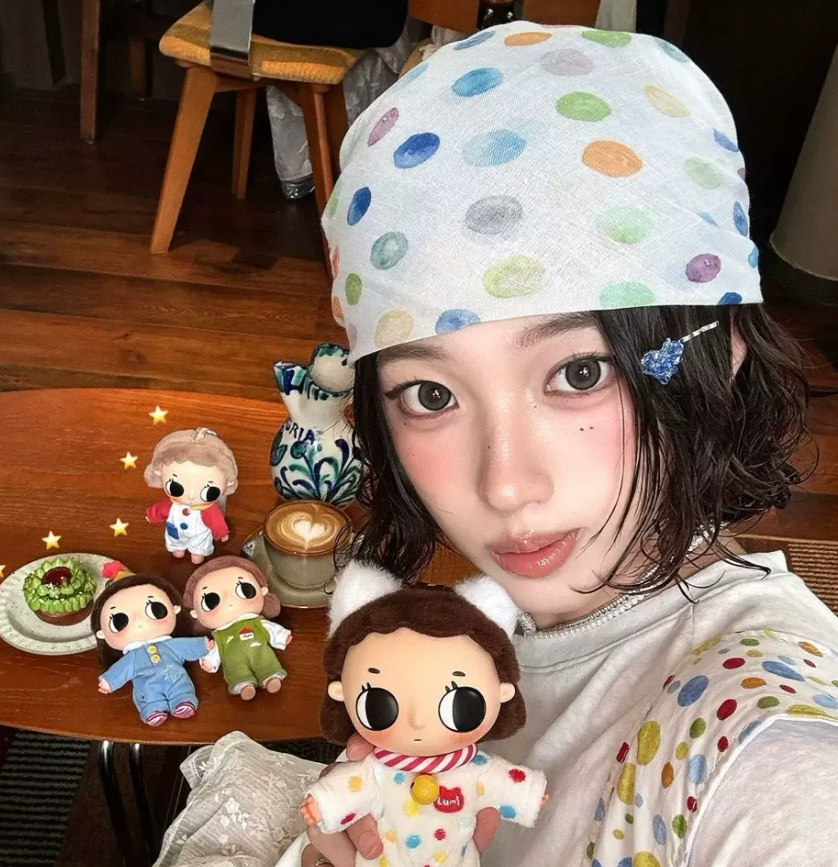 Khăn Vuông Họa Tiết