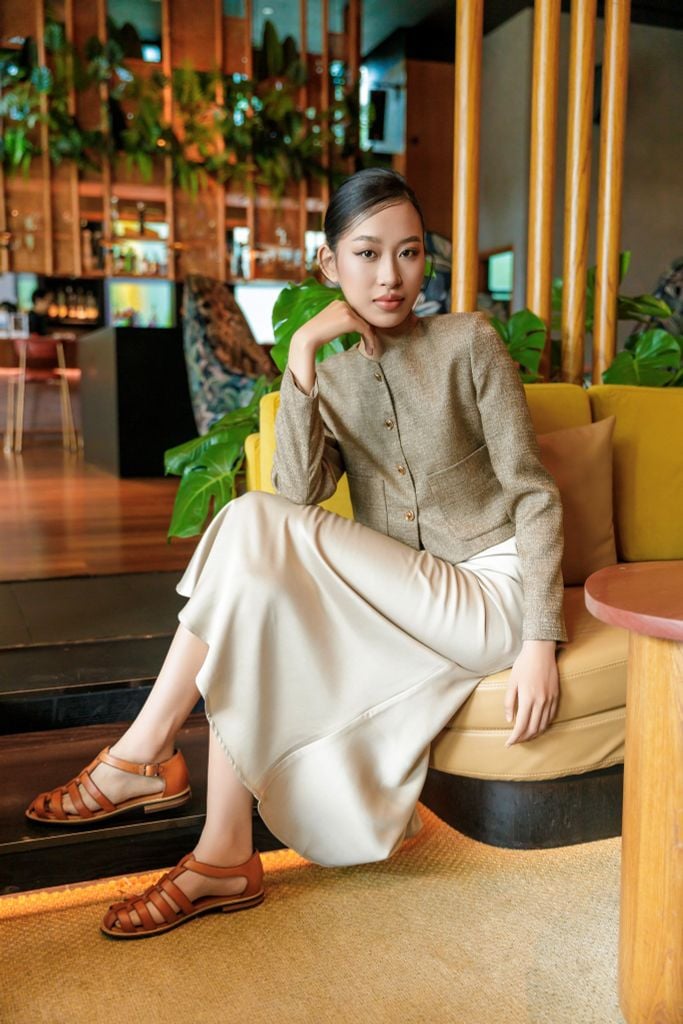  Chân váy dài lụa be 