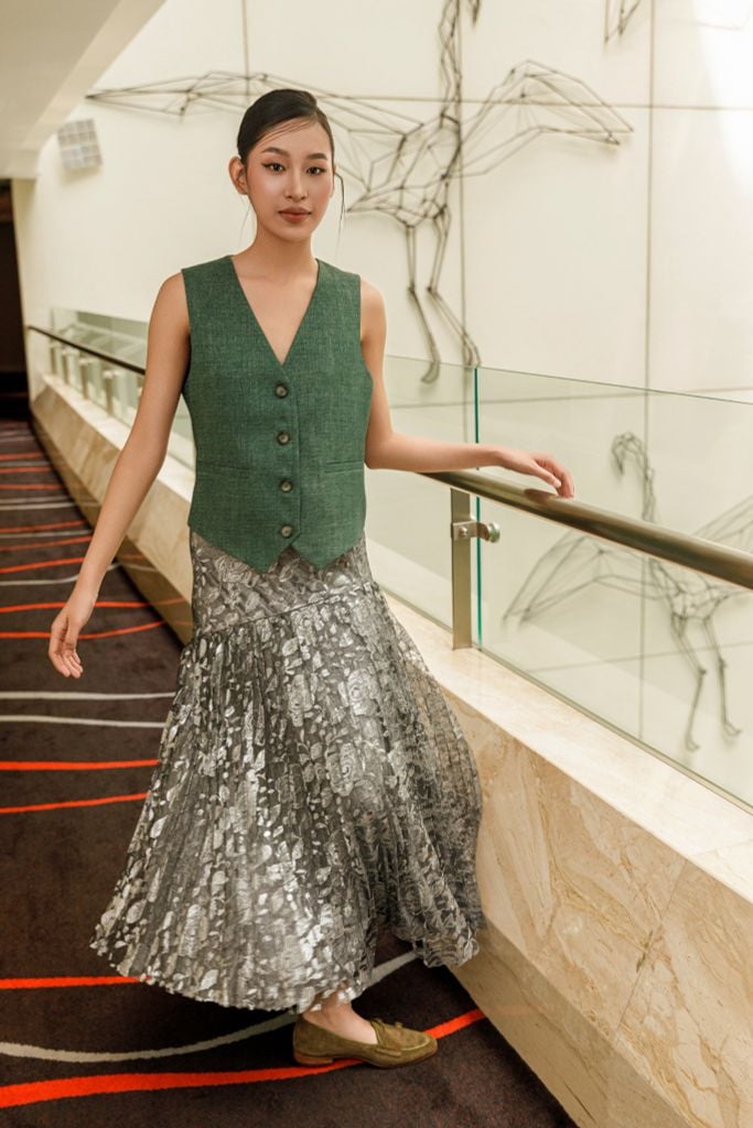  Chân váy dập ly ren đen 