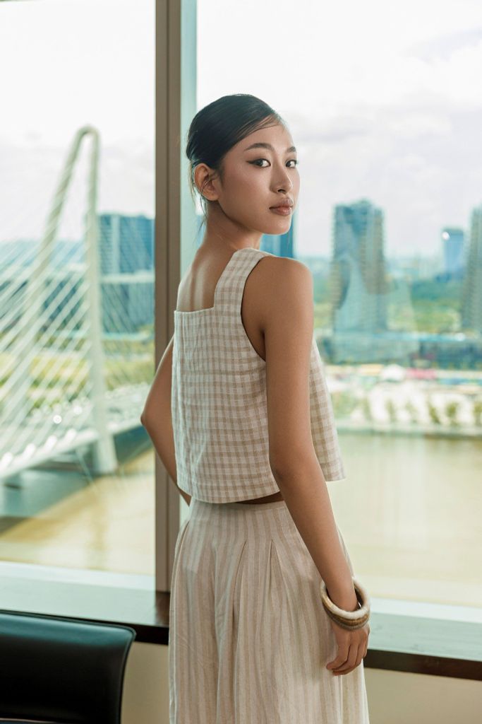  Áo cổ vuông linen sọc caro 