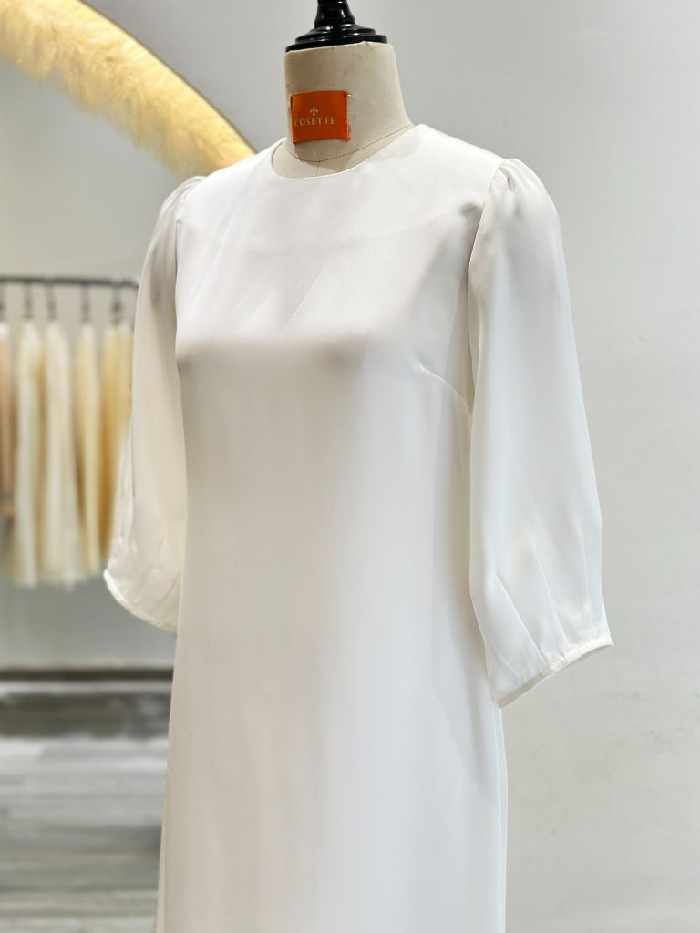  Đầm lụa tay lỡ xẻ 2 bên sườn trắng 