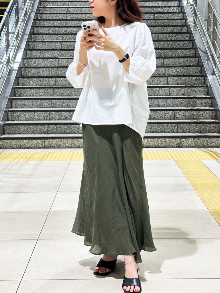  Áo cổ tròn tay lỡ trắng 