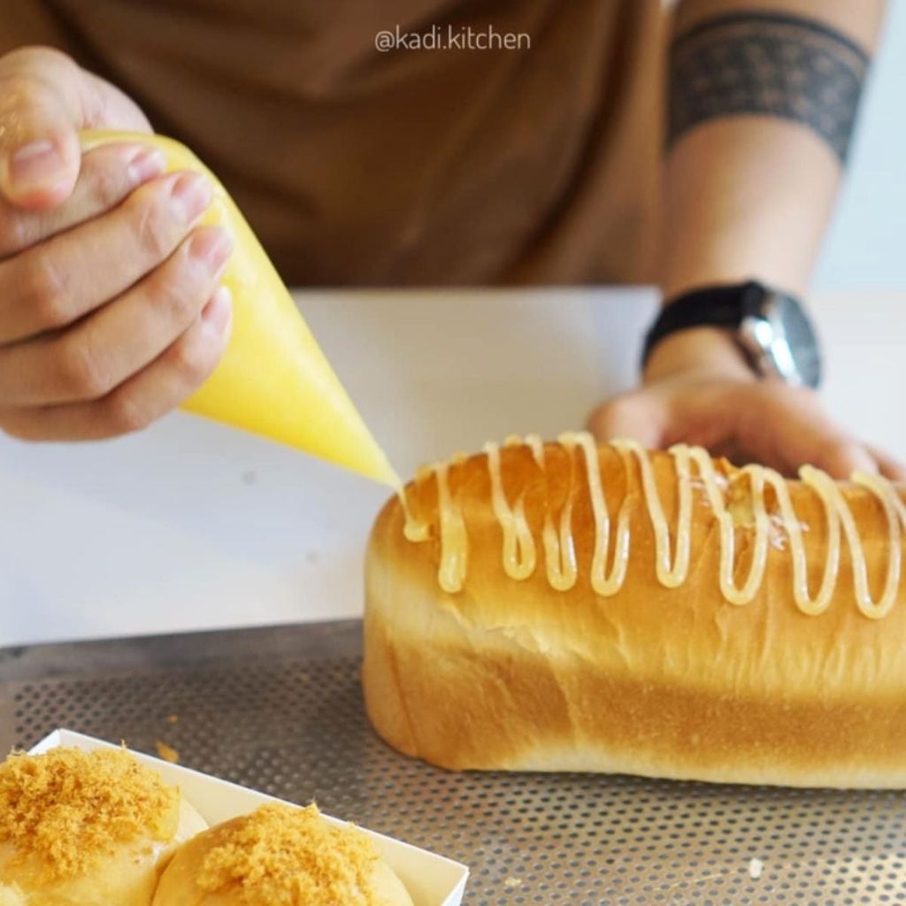 LỚP BÁNH PHÔ MAI TAN CHẢY