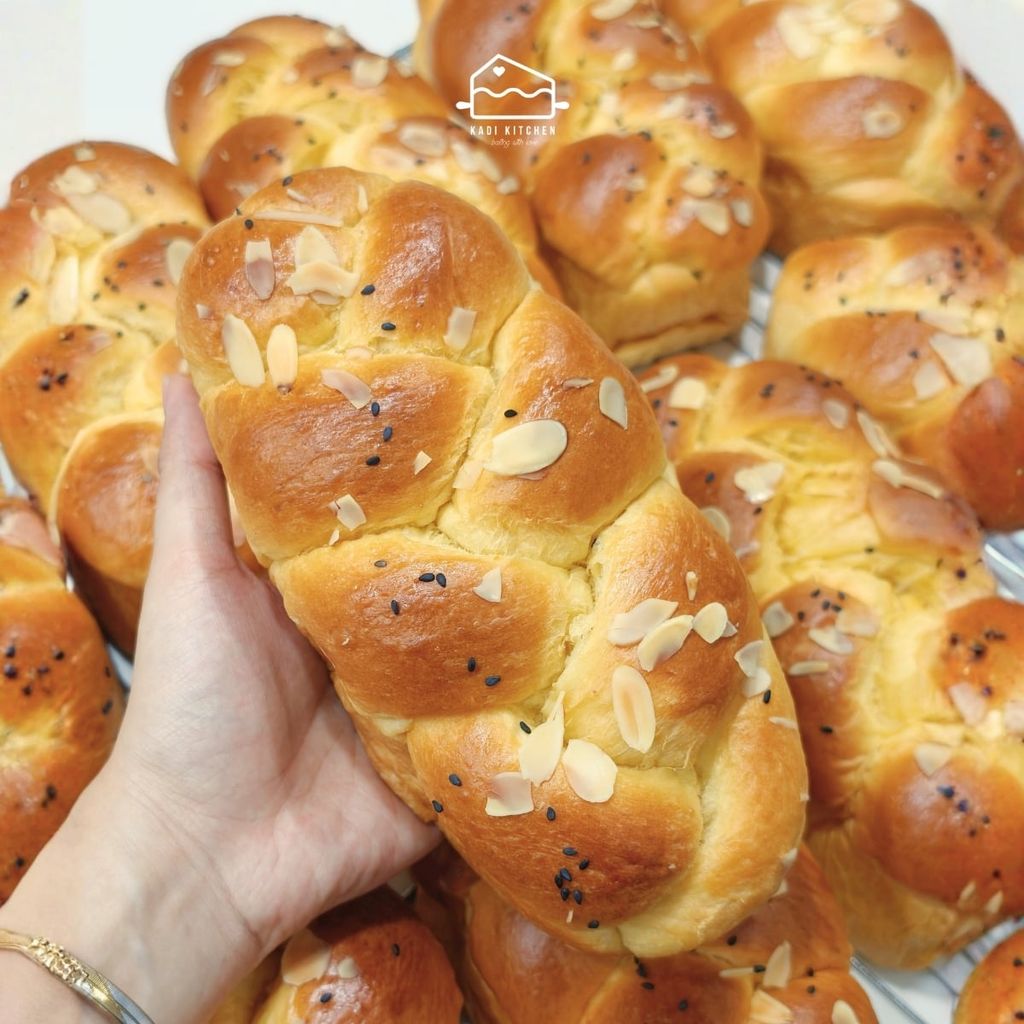 LỚP BÁNH MÌ HOA CÚC