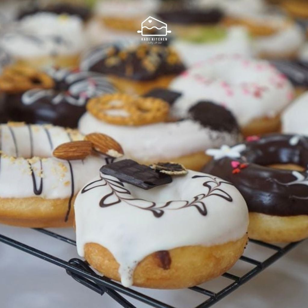 LỚP BÁNH DONUT
