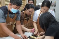 LỚP BÁNH MÌ NGỌT