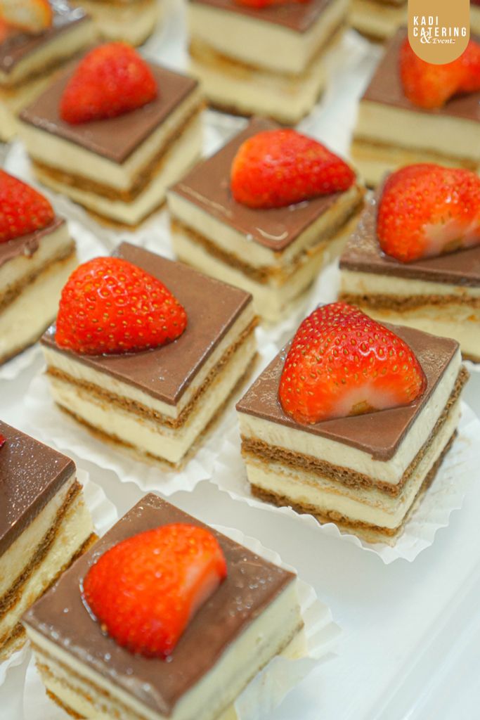 FINGERFOOD FOR PARCEL PERFORM'S NEW OFFICE LAUNCH BY KADI CATERING