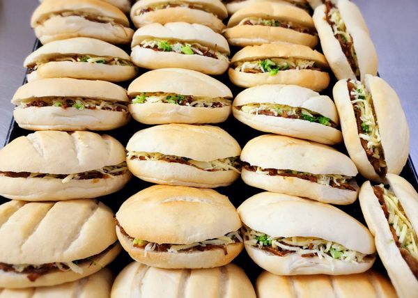  Bánh mì bò nấu chậm (6c) 