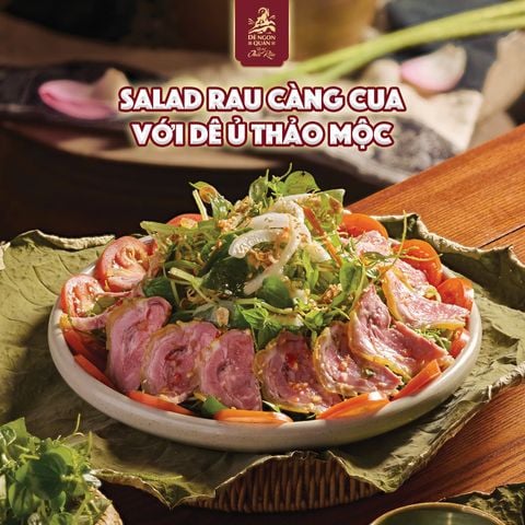  Salad rau càng cua với thịt dê ủ thảo mộc 