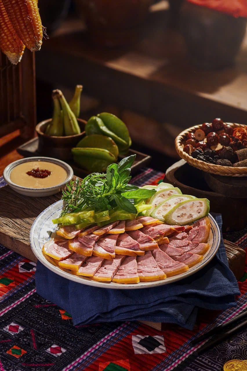  Đùi, ba chỉ Dê ủ thảo mộc 