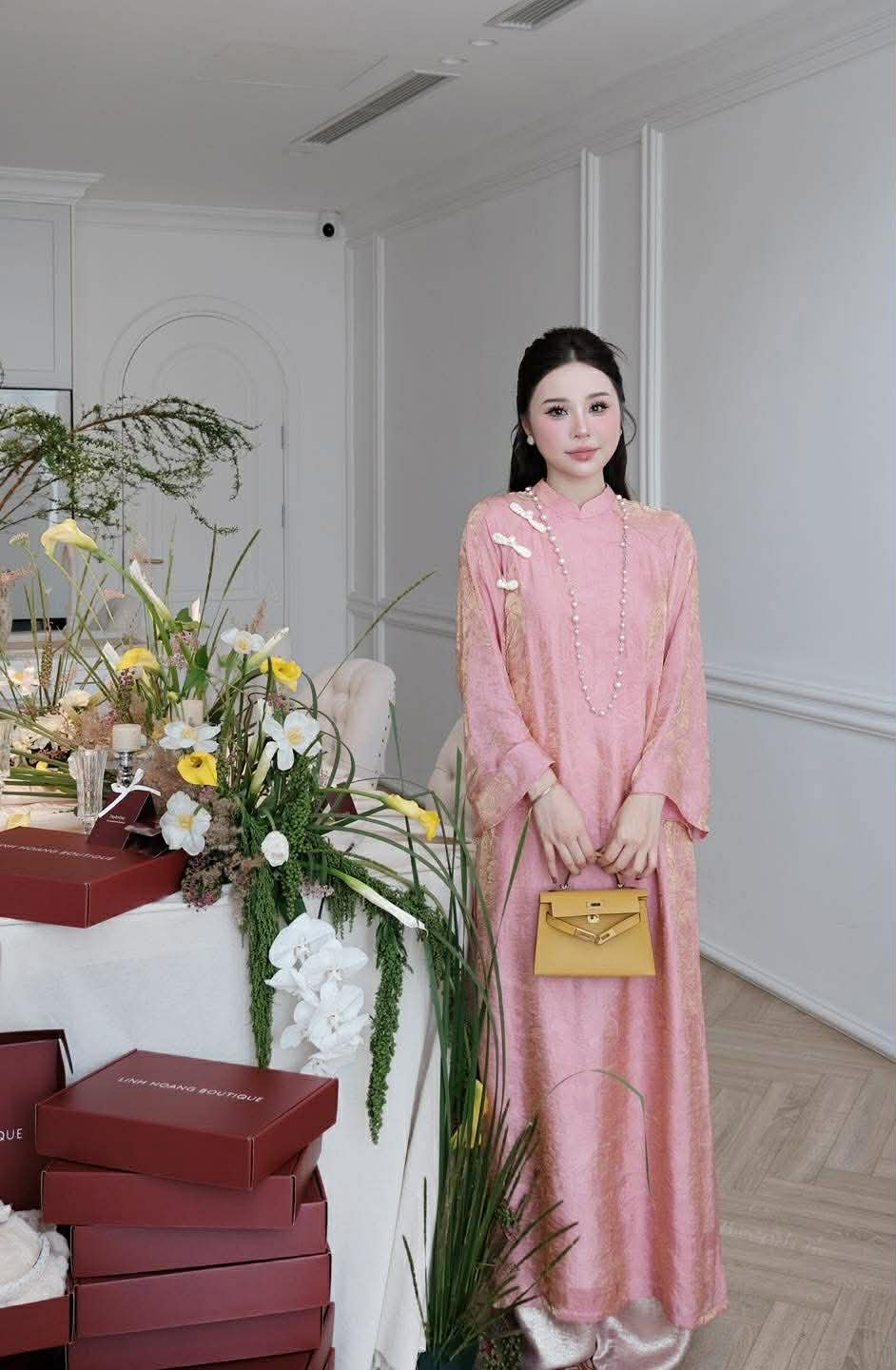  Áo dài tơ tằm ánh nhũ (CK CỌC) V22 