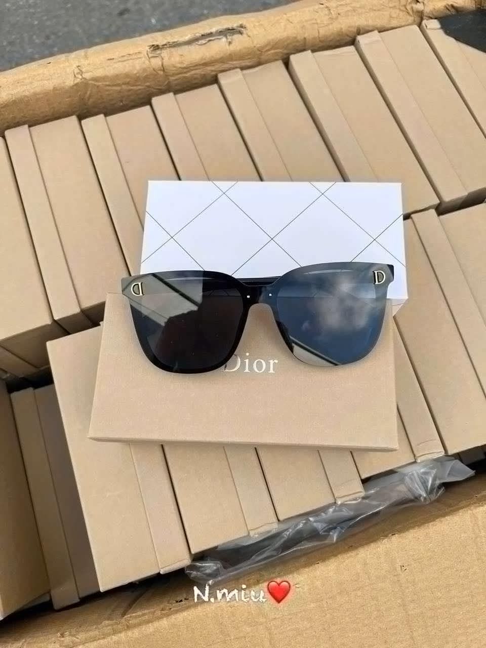  kính hộp dior. T330 